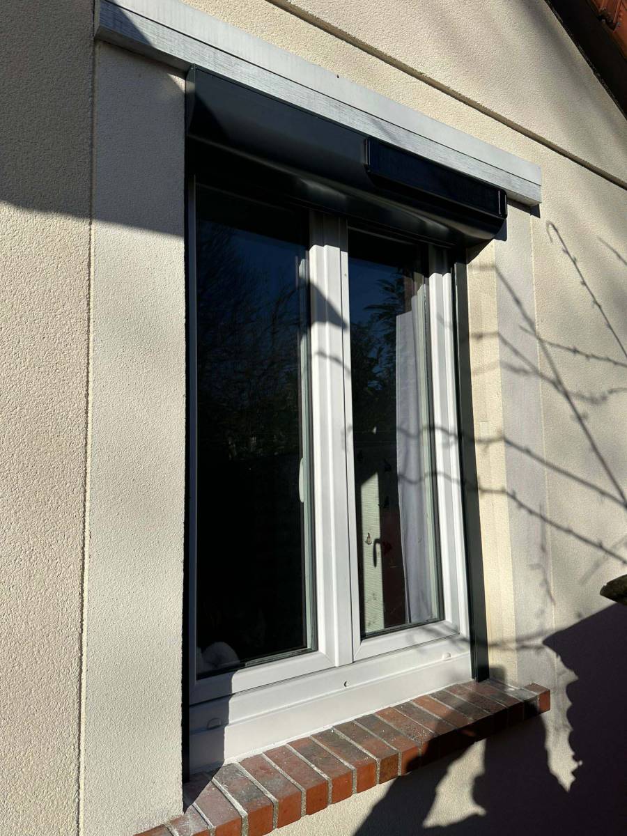 Installation de volets roulants solaires Profalux à Eaubonne (95)