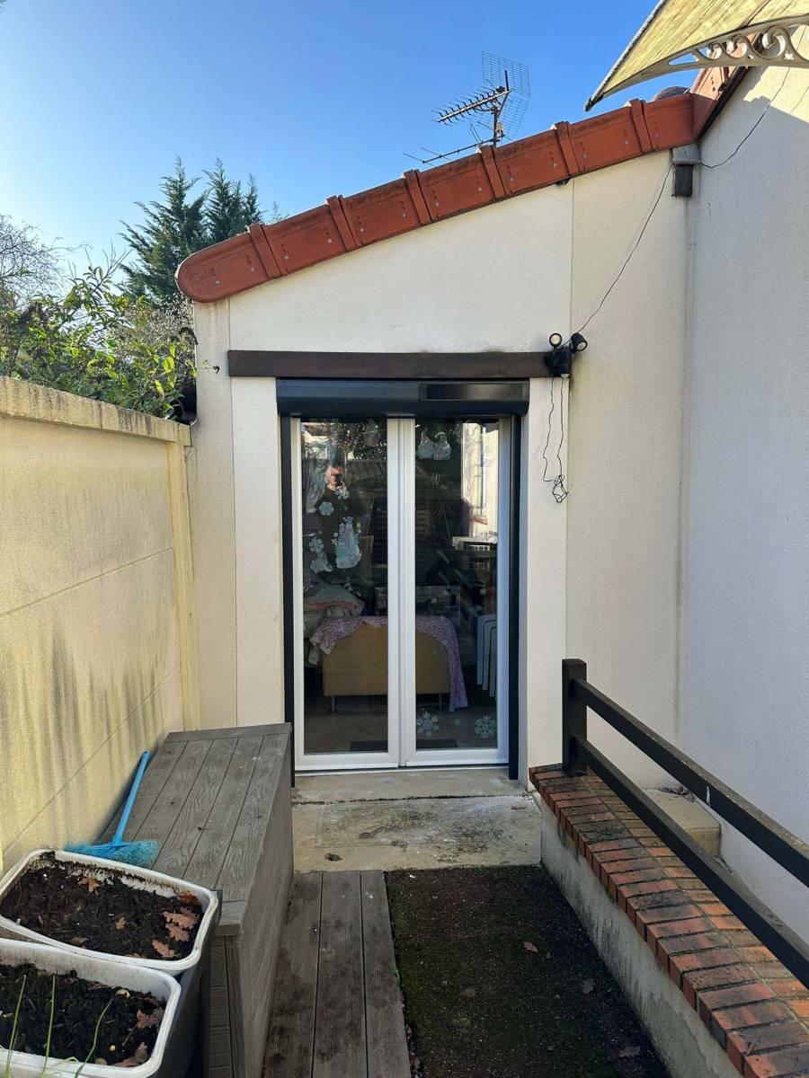 Installation de volets roulants solaires Profalux à Eaubonne (95)