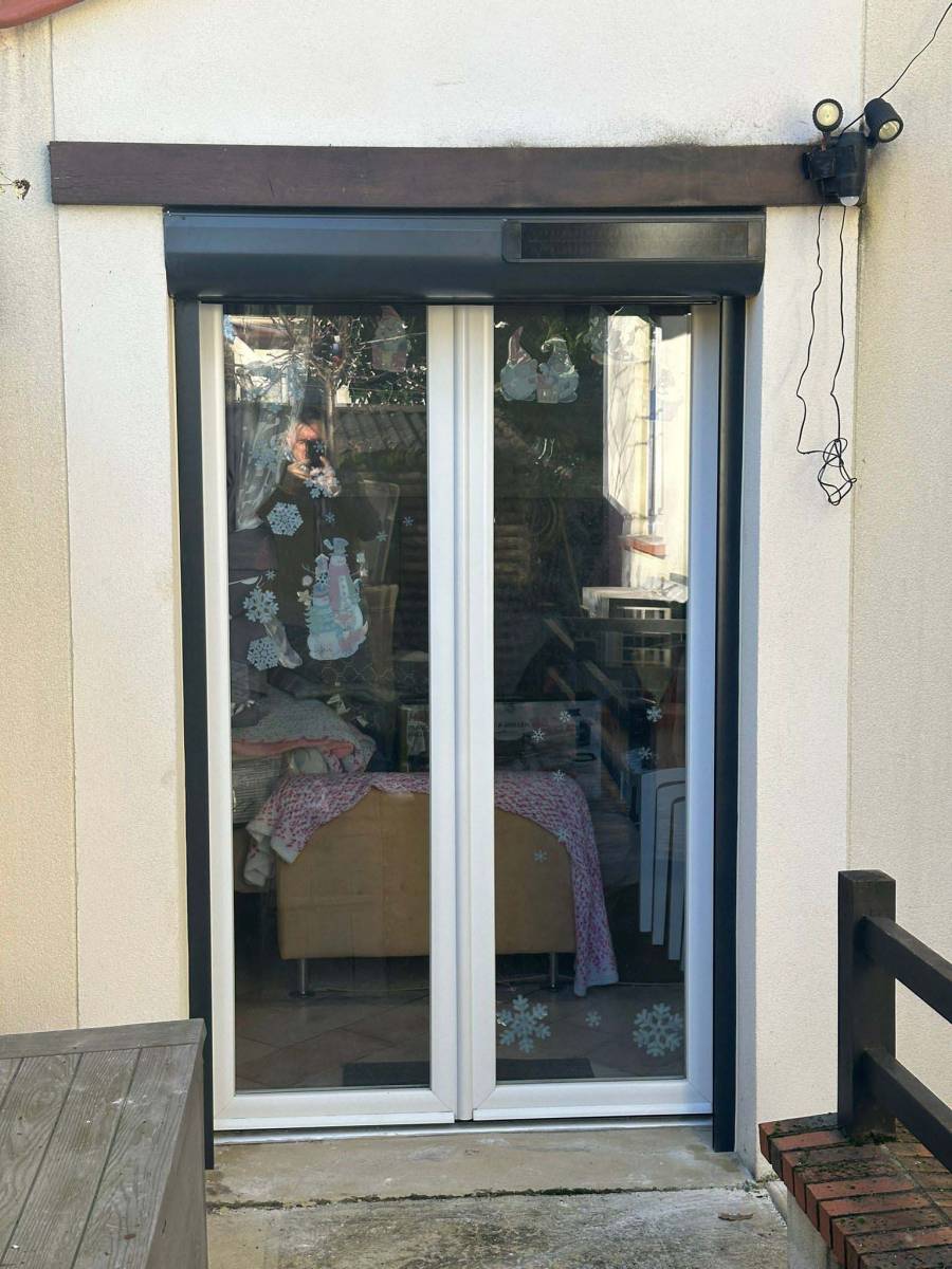 Installation de volets roulants solaires Profalux à Eaubonne (95)