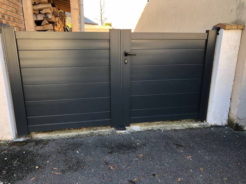 portail en aluminium pour une entrée élégante et durable, Taverny 95150 en Île-de-France