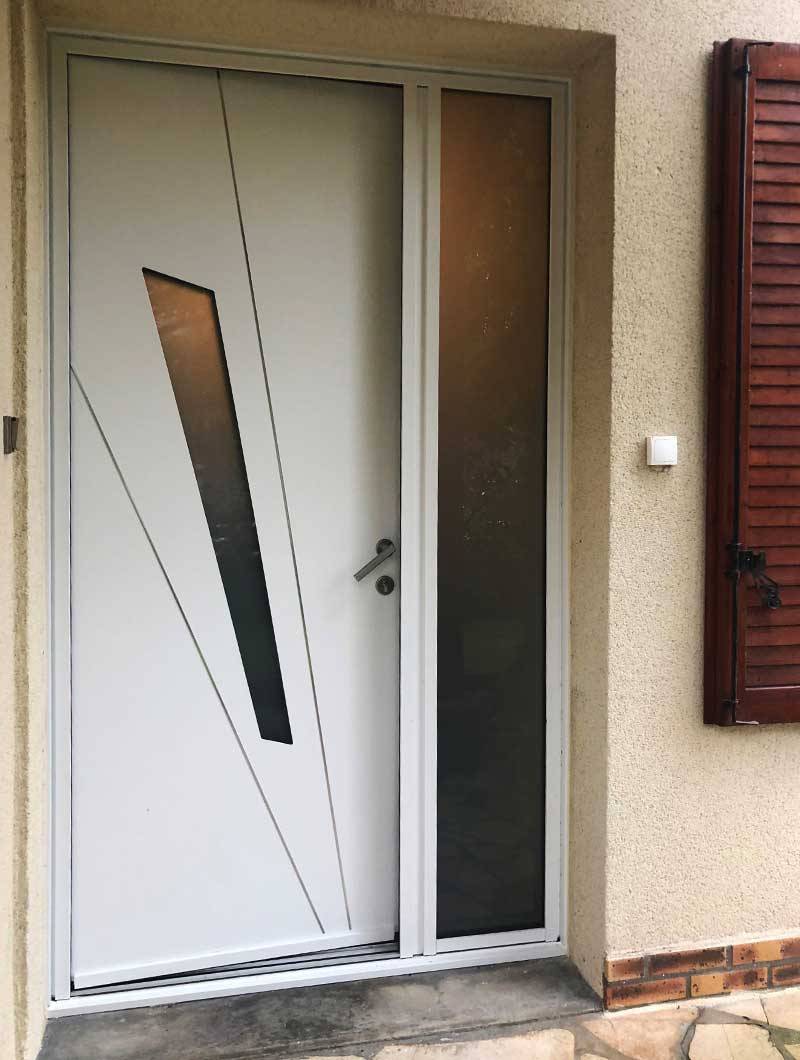 Vente et pose d'une porte d'entrée en aluminium tiercée à Franconville