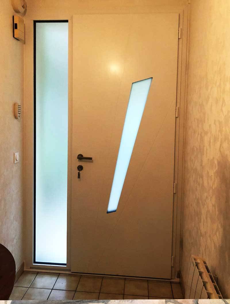 Vente et pose d'une porte d'entrée en aluminium tiercée à Franconville