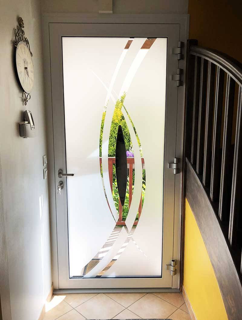 Pose d'une porte d'entrée vitrée à Sartrouville en vue intérieure