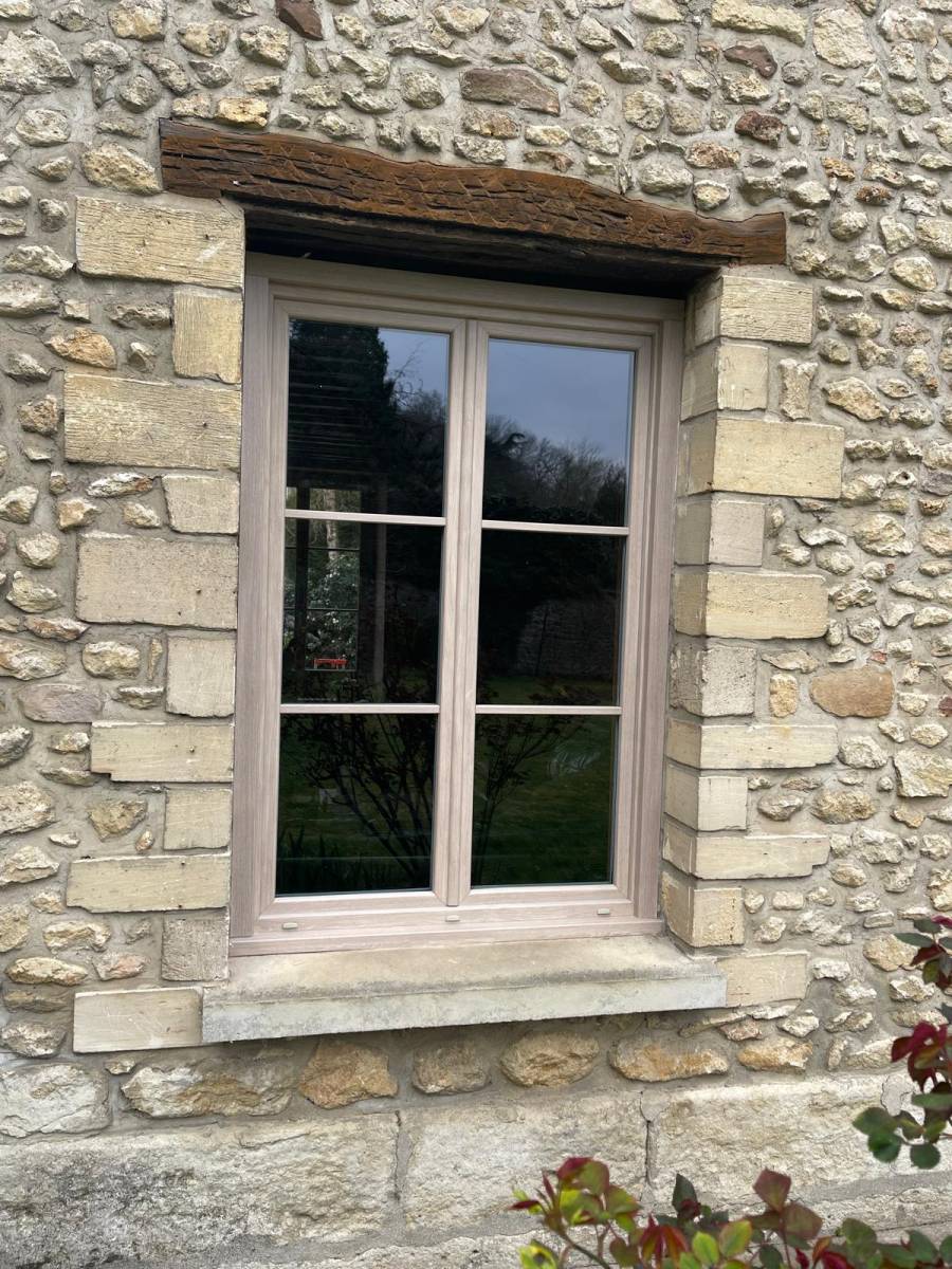 Rénovation complète des fenêtres d’une demeure du XVIIIe siècle à Cergy-Pontoise 95300